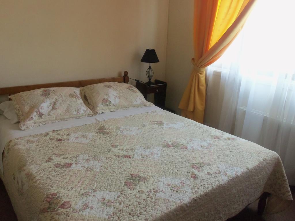 Hostal Joshiken Punta Arenas Exterior foto