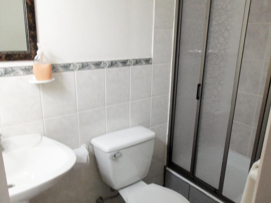 Hostal Joshiken Punta Arenas Exterior foto