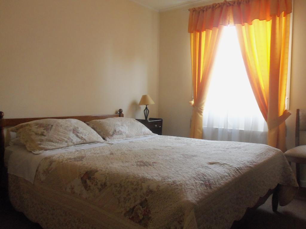 Hostal Joshiken Punta Arenas Exterior foto