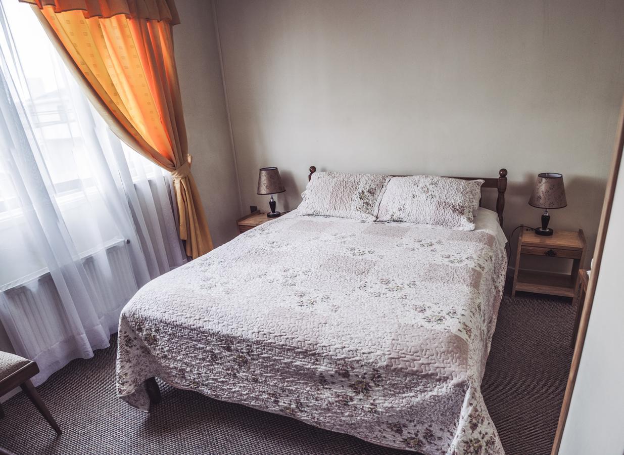Hostal Joshiken Punta Arenas Exterior foto