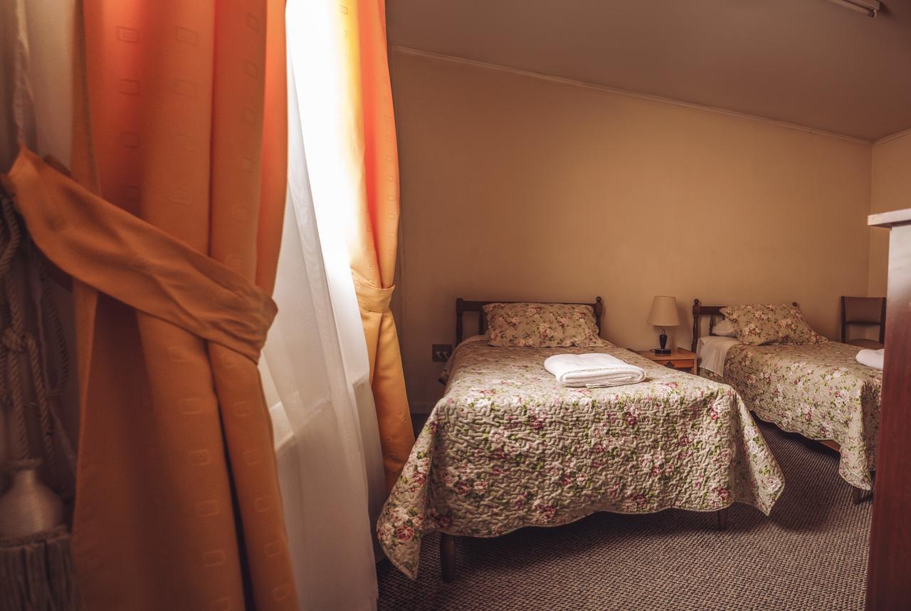 Hostal Joshiken Punta Arenas Exterior foto